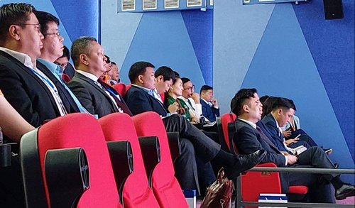 Иргэд эрхээ нэхсэн уул уурхайн чуулган